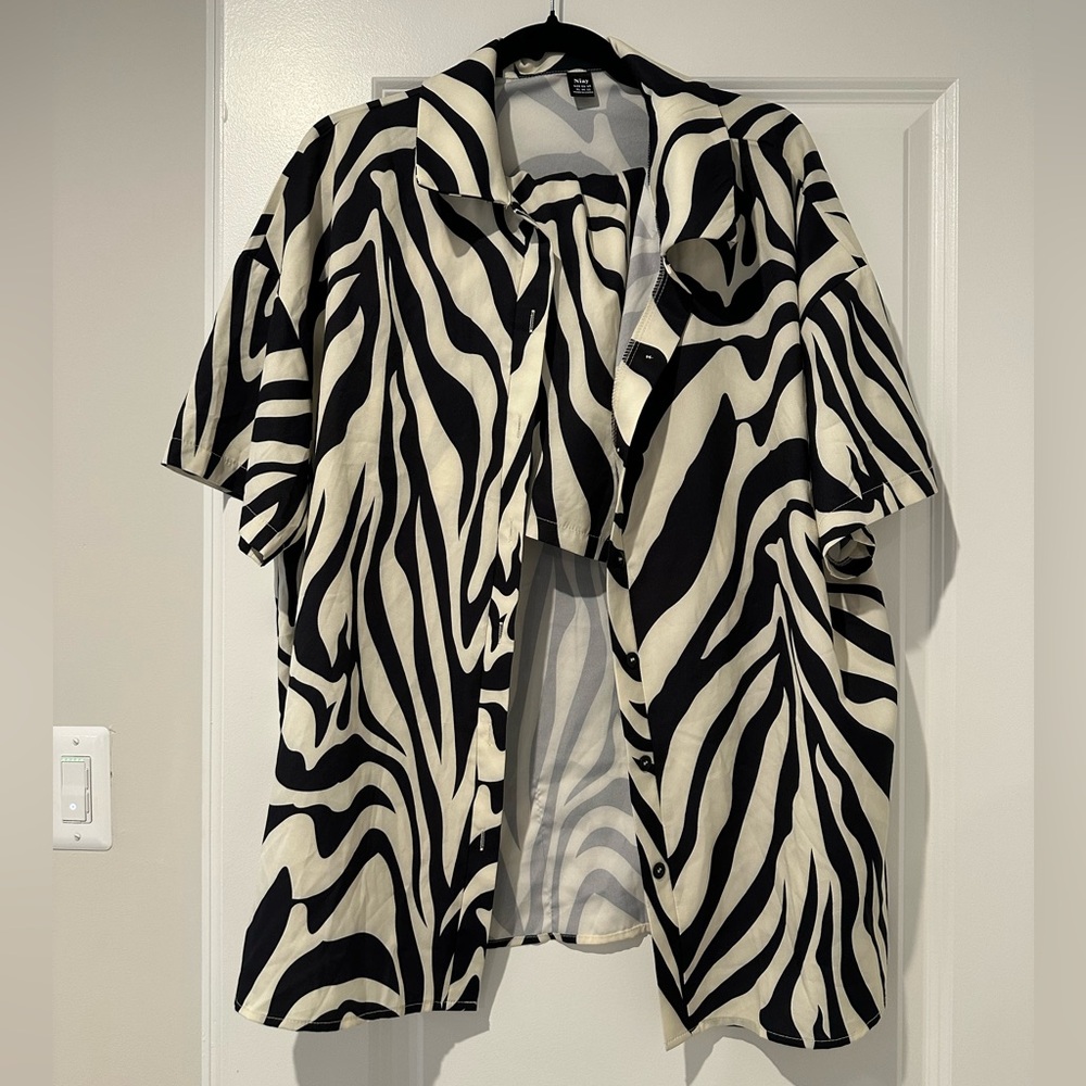 SHEIN Zebra button up top and shorts set XL